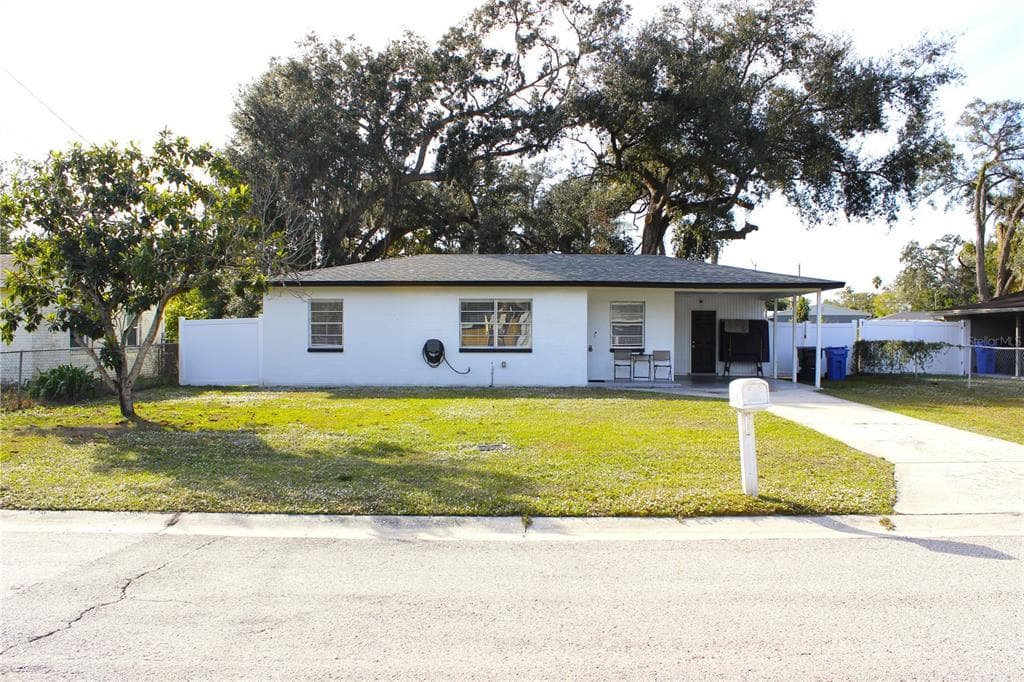 4316 BERKLEY DRIVE TAMPA, FL 33610