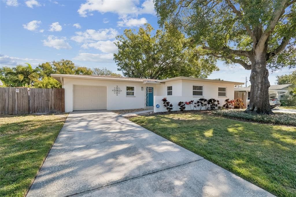4705 W ALLINE AVENUE TAMPA, FL 33611