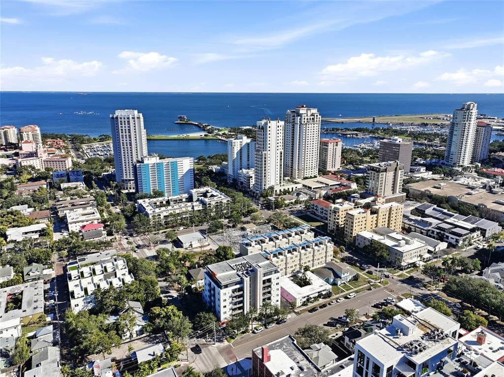 475 2ND STREET N UNIT 302 ST PETERSBURG, FL 33701