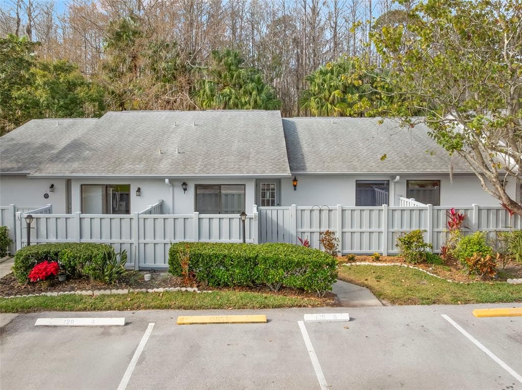 1371 PINE RIDGE CIRCLE E UNIT B TARPON SPRINGS, FL 34688