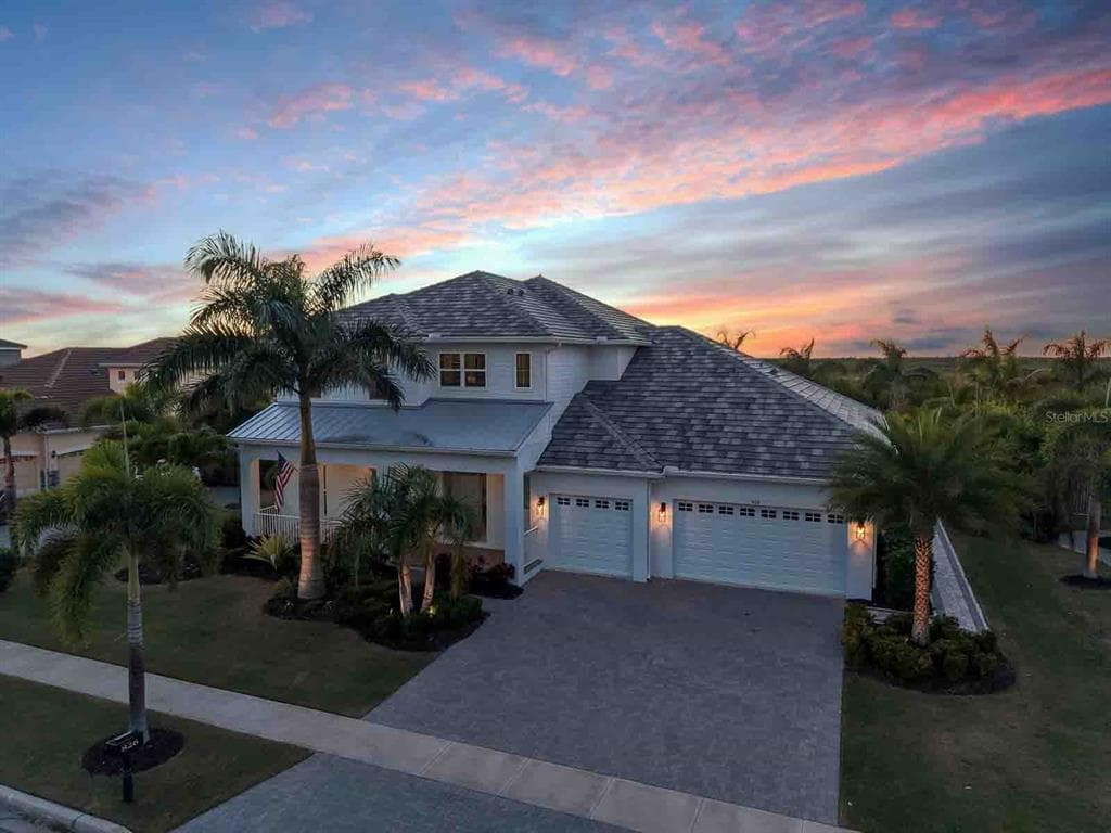 826 MANNS HARBOR DRIVE APOLLO BEACH, FL 33572