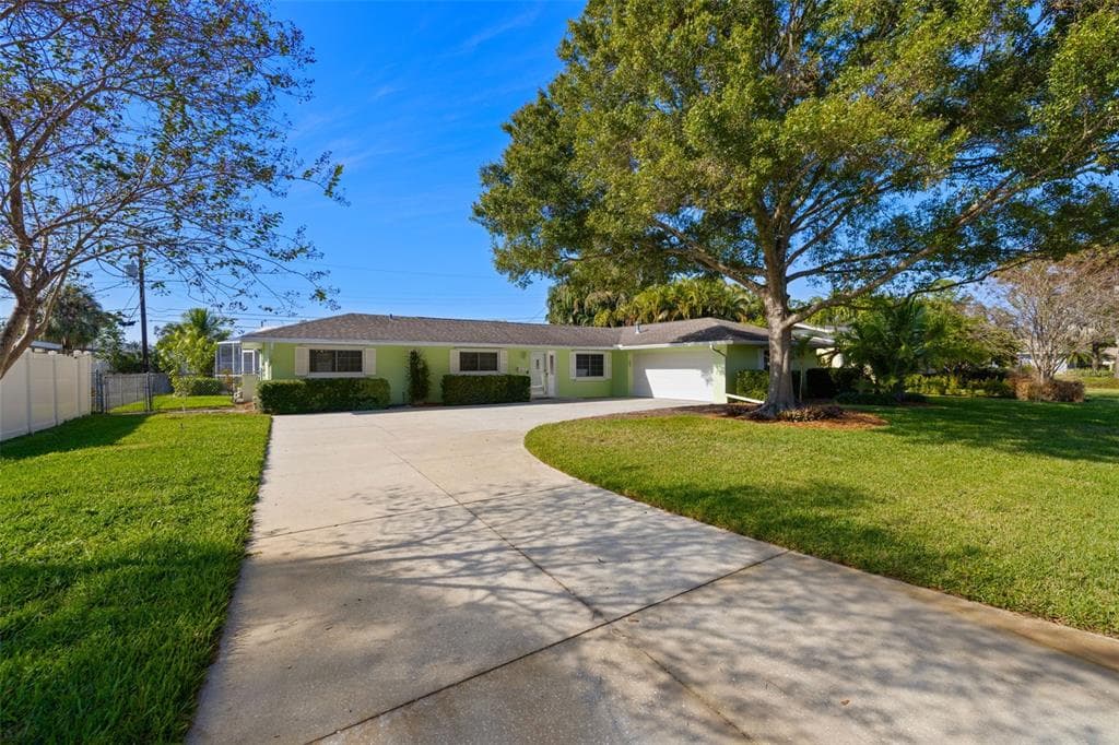 8678 10TH STREET N ST PETERSBURG, FL 33701