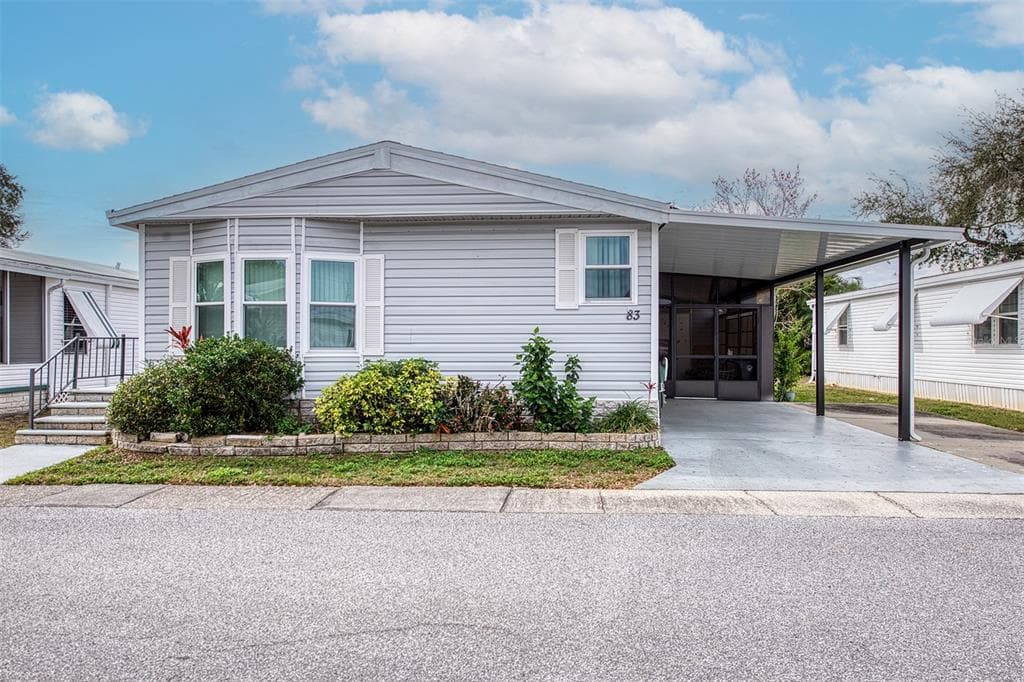 83 PELICAN DRIVE N OLDSMAR, FL 34677