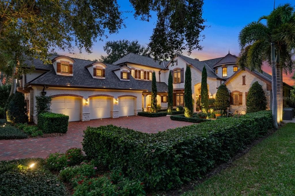 118 HARBOR VIEW LANE BELLEAIR BLUFFS, FL 33770