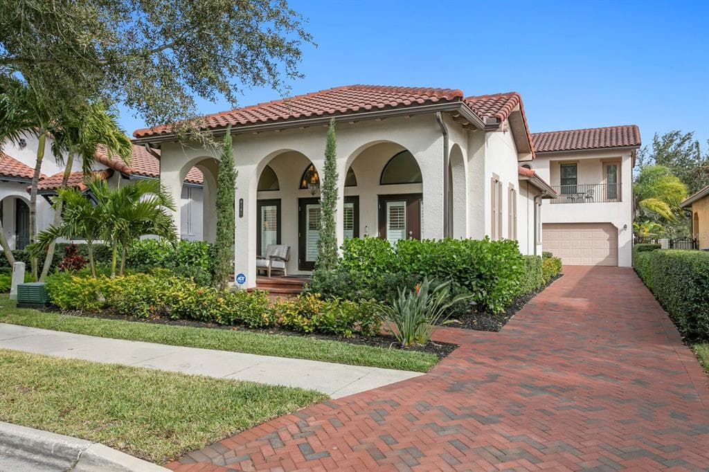 6141 YEATS MANOR DRIVE TAMPA, FL 33616