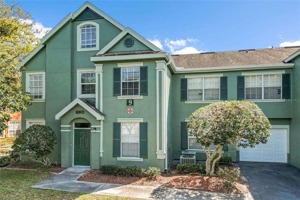 9158 LAKE CHASE ISLAND WAY UNIT 9158 TAMPA, FL 33626