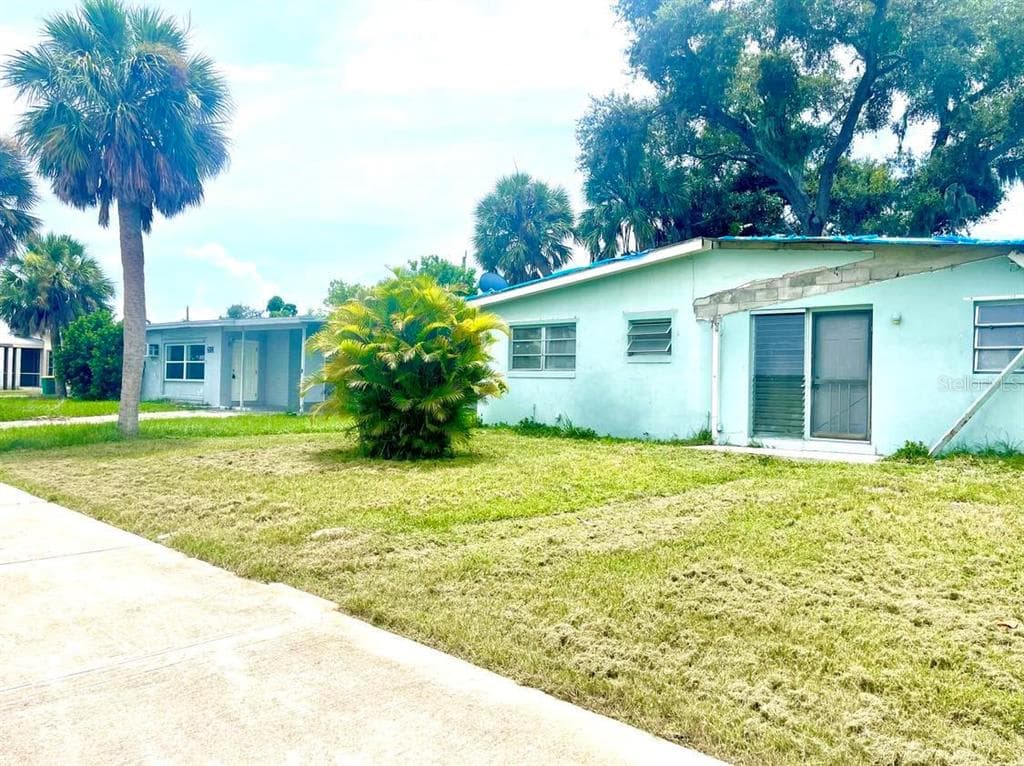2505 ELKCAM BOULEVARD PORT CHARLOTTE, FL 33952