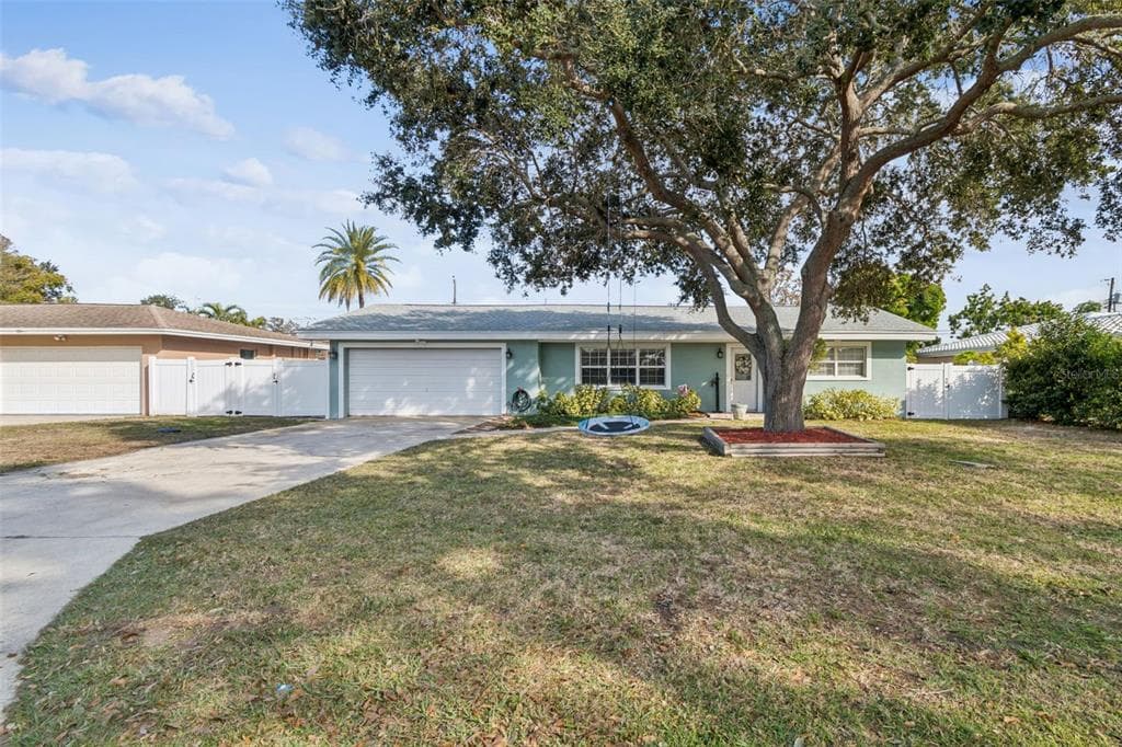 461 DEVILLE DRIVE E LARGO, FL 33771