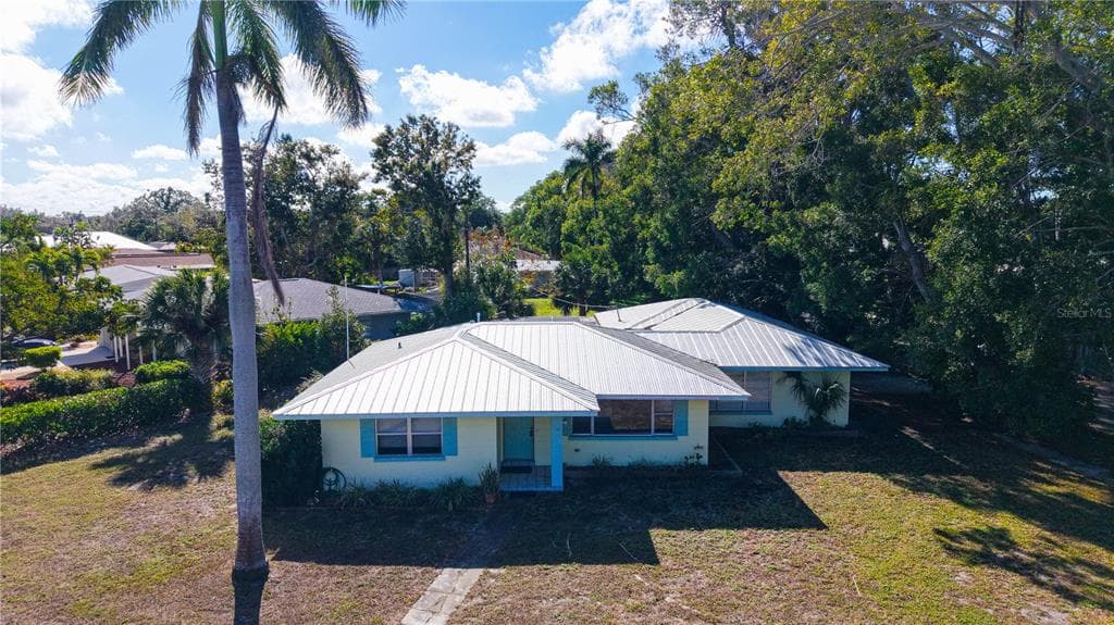 640 PARK DRIVE BRADENTON, FL 34209