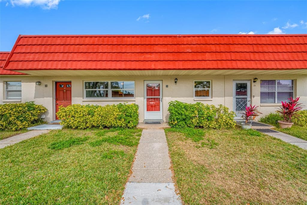5860 38TH AVENUE N UNIT 34 ST PETERSBURG, FL 33710