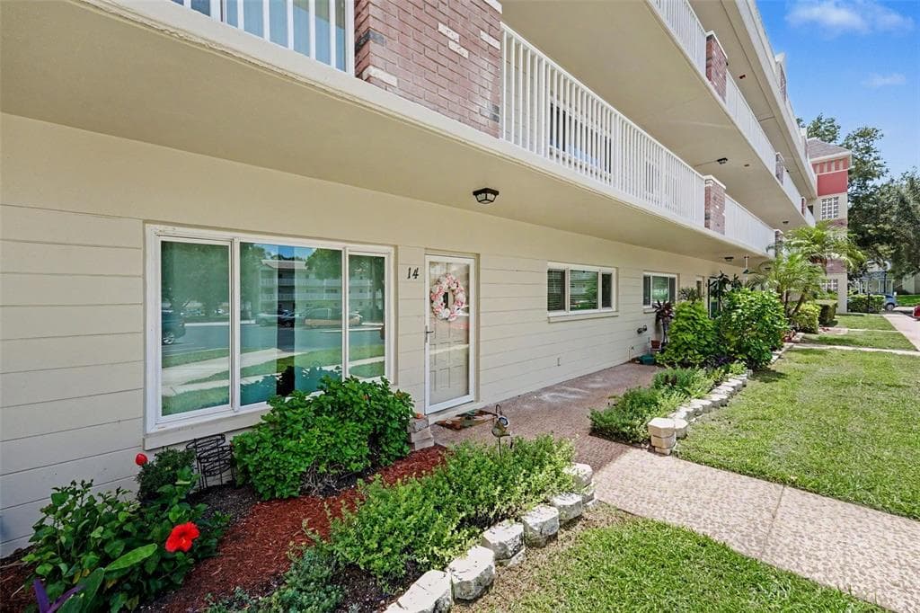 2262 SWEDISH DRIVE UNIT 14