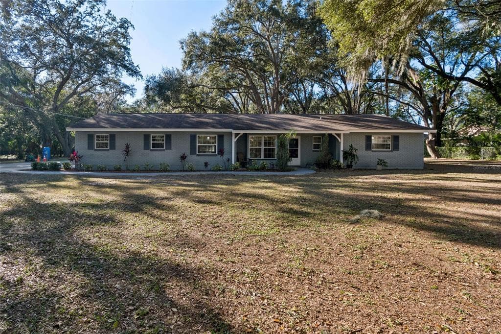 9628 DAVIS ROAD TAMPA, FL 33637