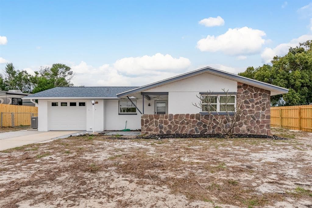 10521 OAK HILL DRIVE PORT RICHEY, FL 34668