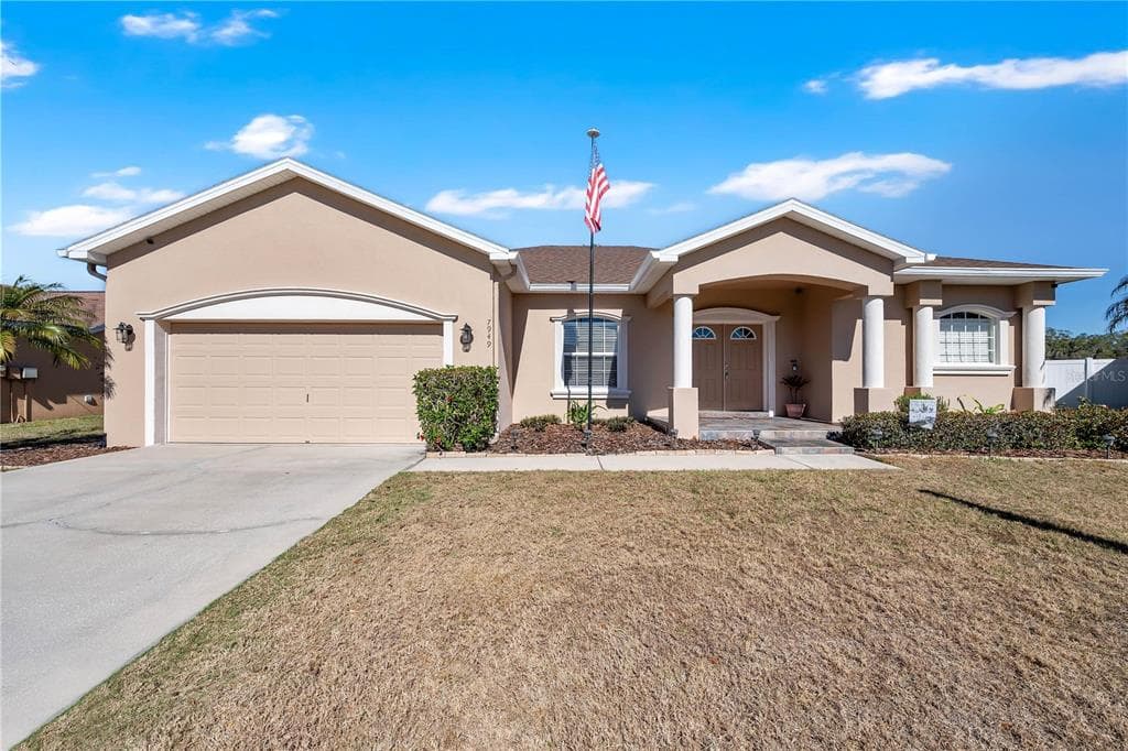 7949 PRINCETON MANOR CIRCLE LAKELAND, FL 33809
