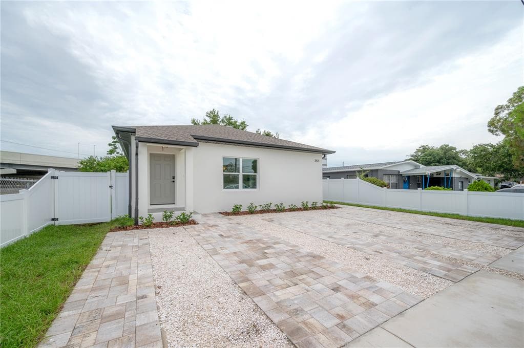 3921 W STATE STREET UNIT 1 & 2 TAMPA, FL 33609