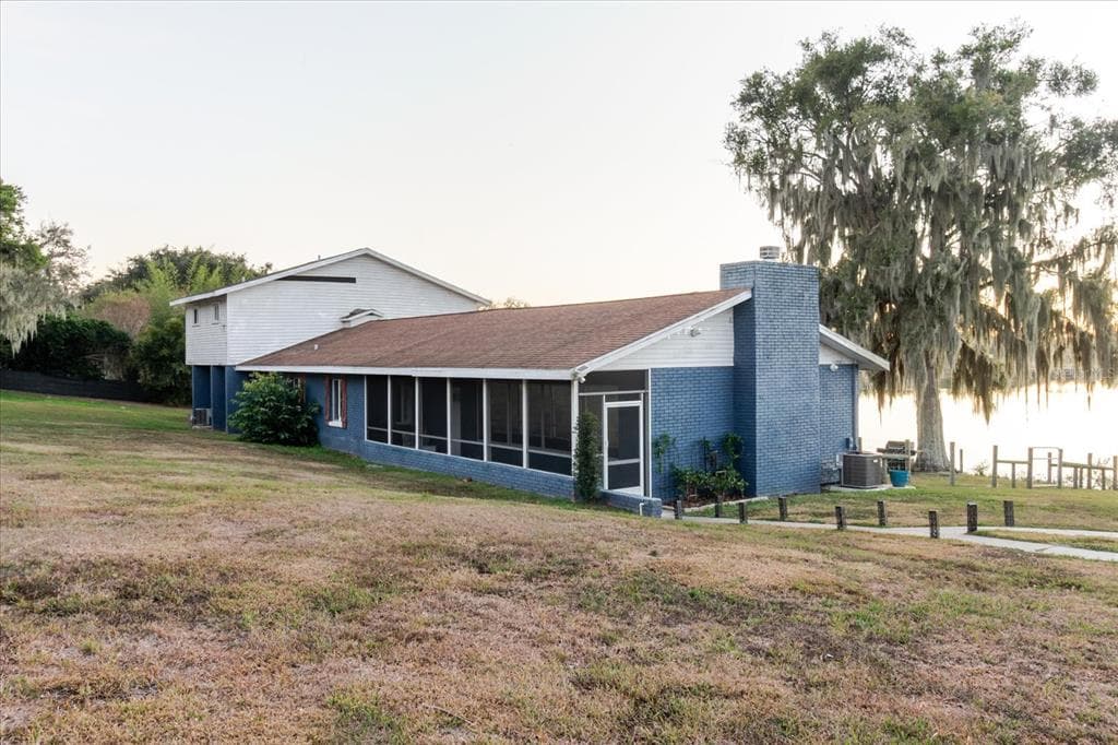 2120 HURLEY DRIVE