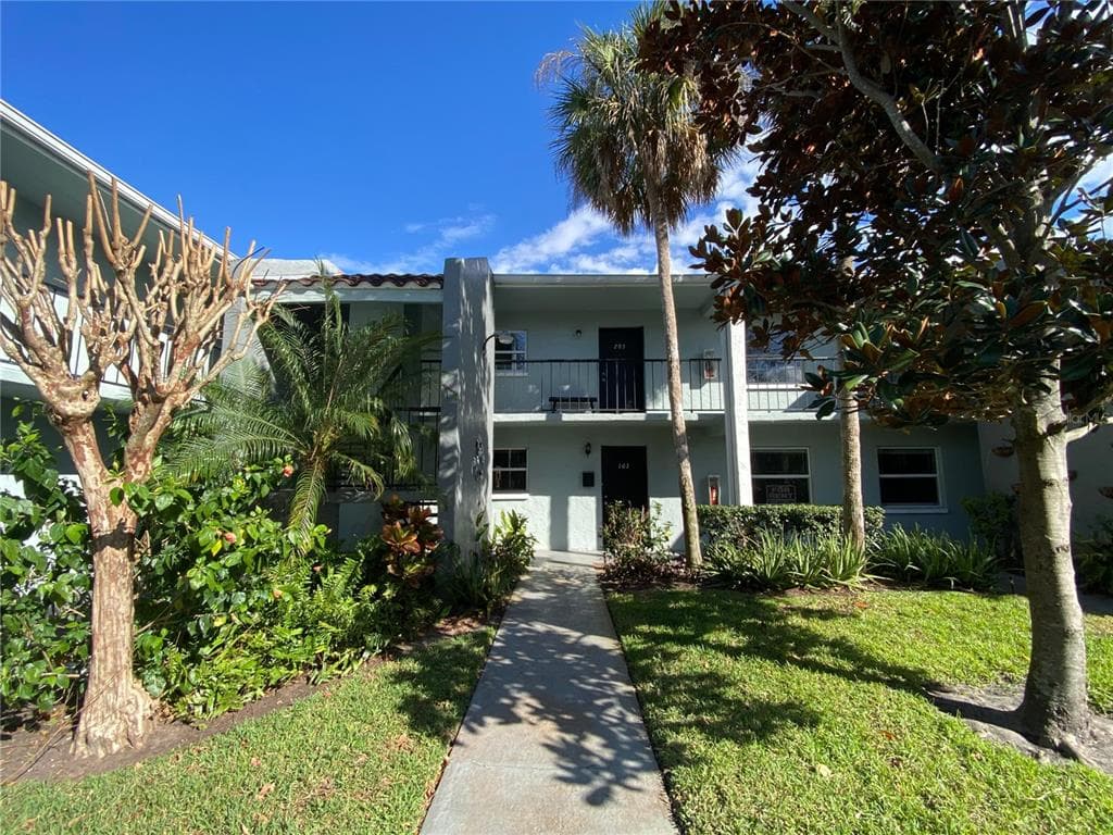 14419 AMERICANA CIRCLE UNIT 103 TAMPA, FL 33613