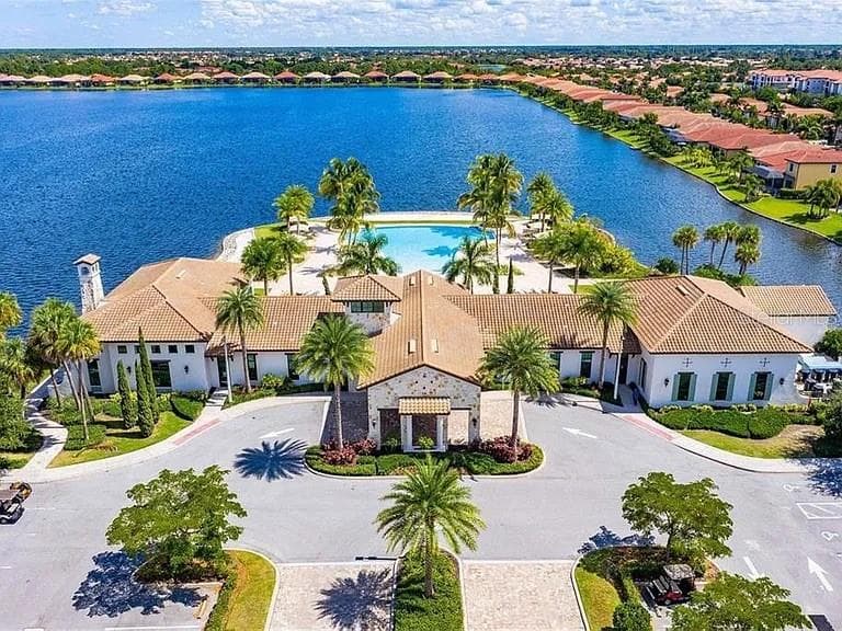109 MOSCATA WAY NOKOMIS, FL 34275