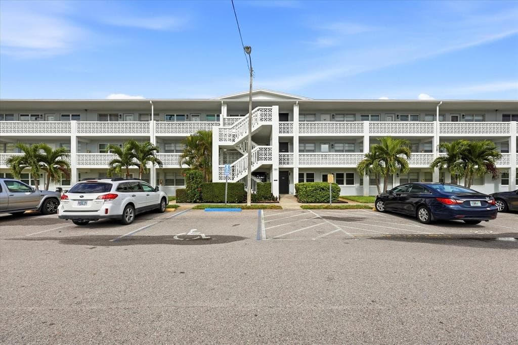 1001 77TH AVENUE N UNIT 307