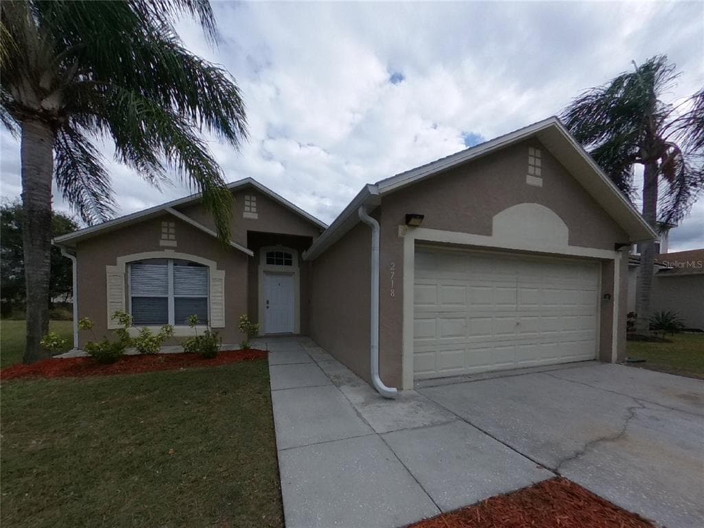 2718 PORT COURT KISSIMMEE, FL 34743