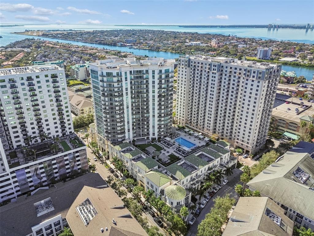 450 KNIGHTS RUN AVENUE UNIT 411 TAMPA, FL 33602