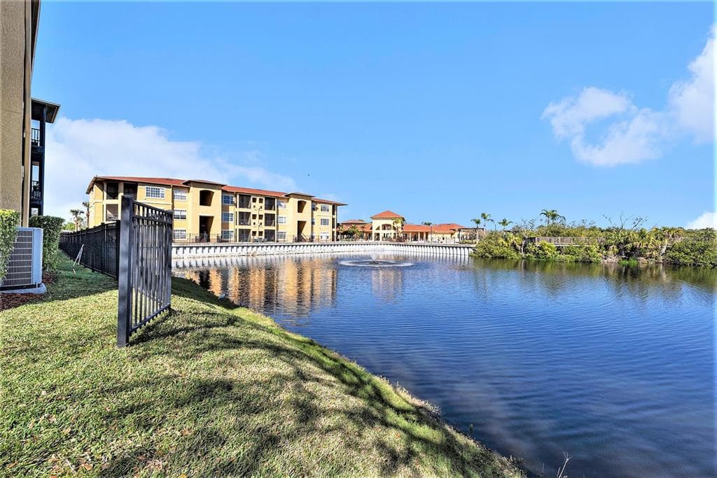 4333 BAYSIDE VILLAGE DRIVE UNIT 122 TAMPA, FL 33615