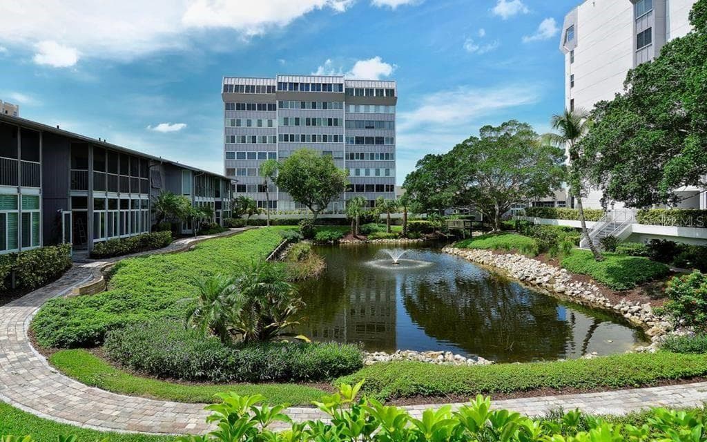 1125 W PEPPERTREE DRIVE UNIT 102 SARASOTA, FL 34242