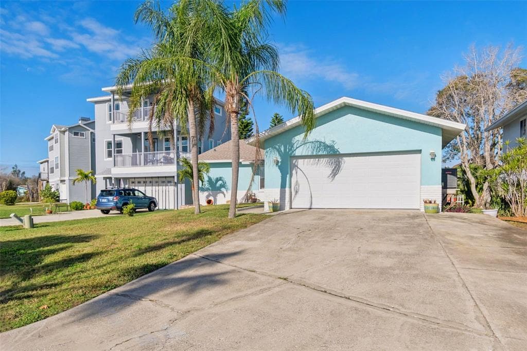 216 176TH AVENUE E REDINGTON SHORES, FL 33708