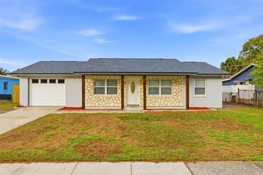 915 MAYDELL DRIVE TAMPA, FL 33619