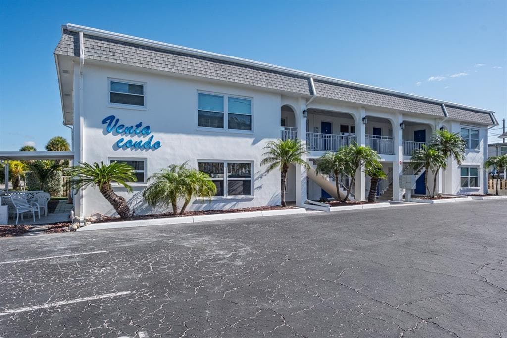 7151 SUNSET WAY UNIT 10 ST PETE BEACH, FL 33706