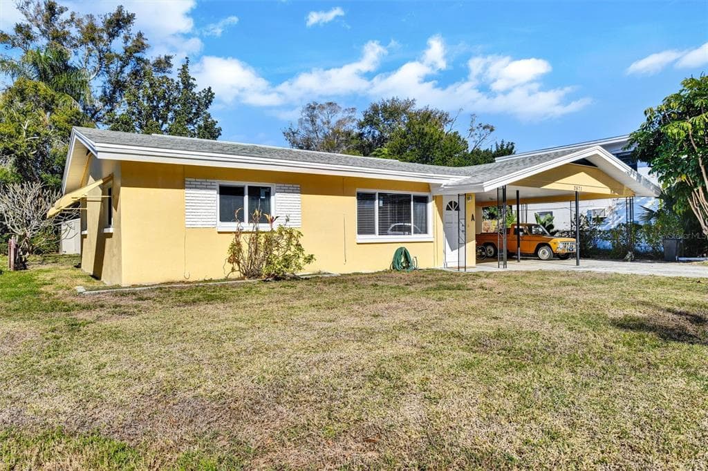 2671 PINEHURST AVENUE BELLEAIR BLUFFS, FL 33770