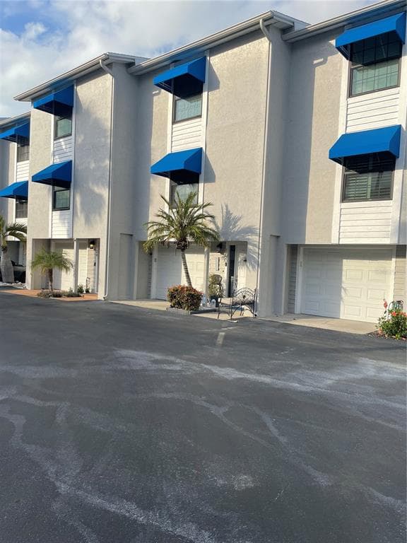 745 PINELLAS BAYWAY S UNIT 105 ST PETERSBURG, FL 33715