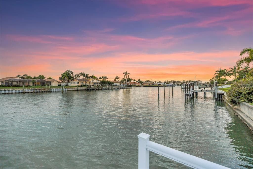 4114 42ND AVENUE S ST PETERSBURG, FL 33711