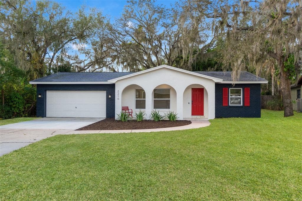 2210 TANGLEWOOD WAY