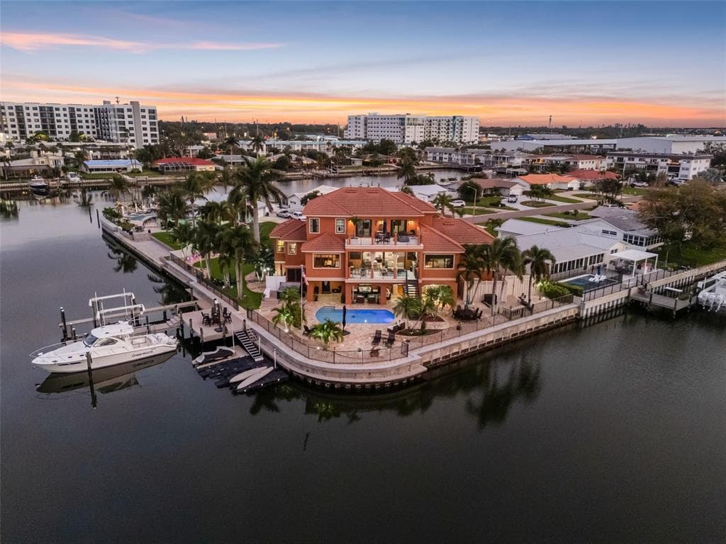 4401 38TH STREET S ST PETERSBURG, FL 33711