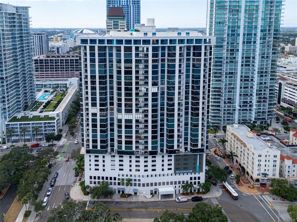 1 BEACH DRIVE SE UNIT 1910 ST PETERSBURG, FL 33701