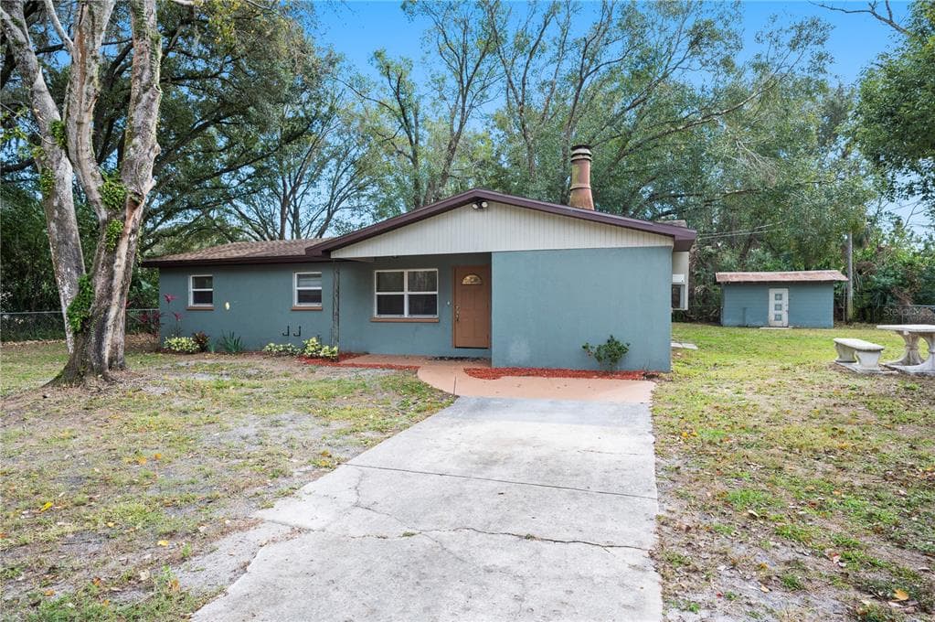 3305 HUGHES STREET LAKELAND, FL 33801