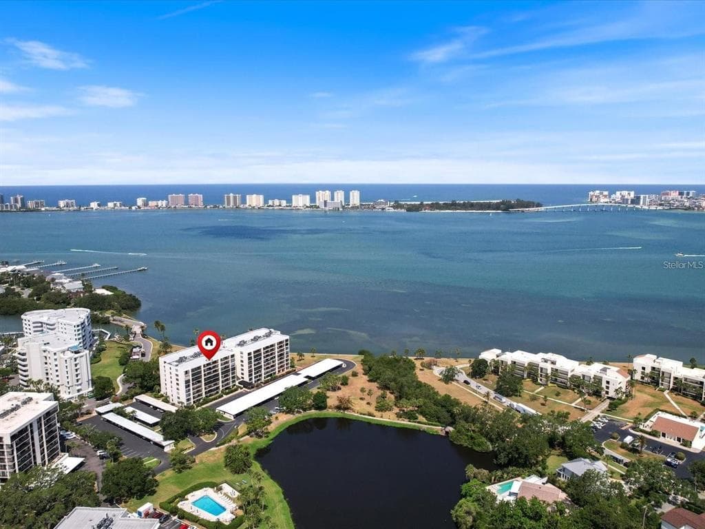 100 OAKMONT LANE UNIT 305 BELLEAIR, FL 33756