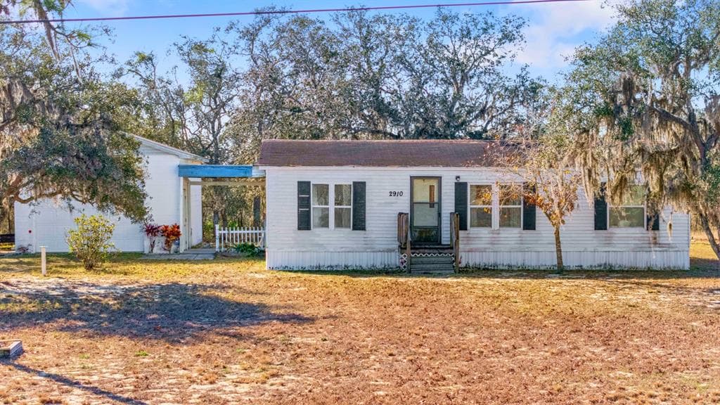 2910 FAST TROT TRAIL LAKE WALES, FL 33898