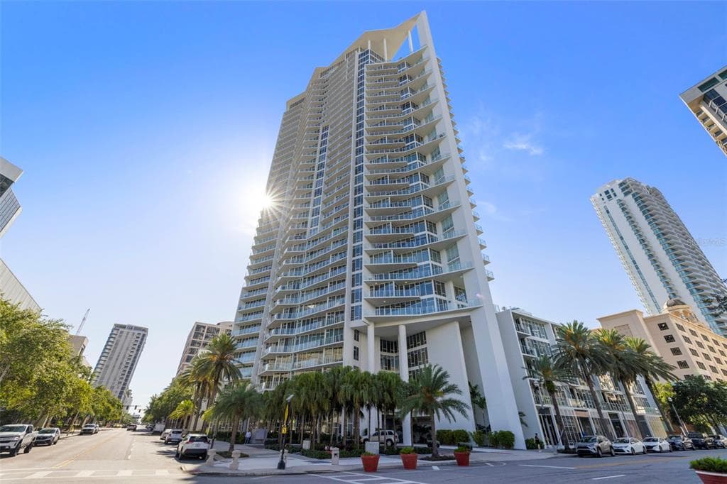 145 2ND AVENUE S UNIT 613 ST PETERSBURG, FL 33701