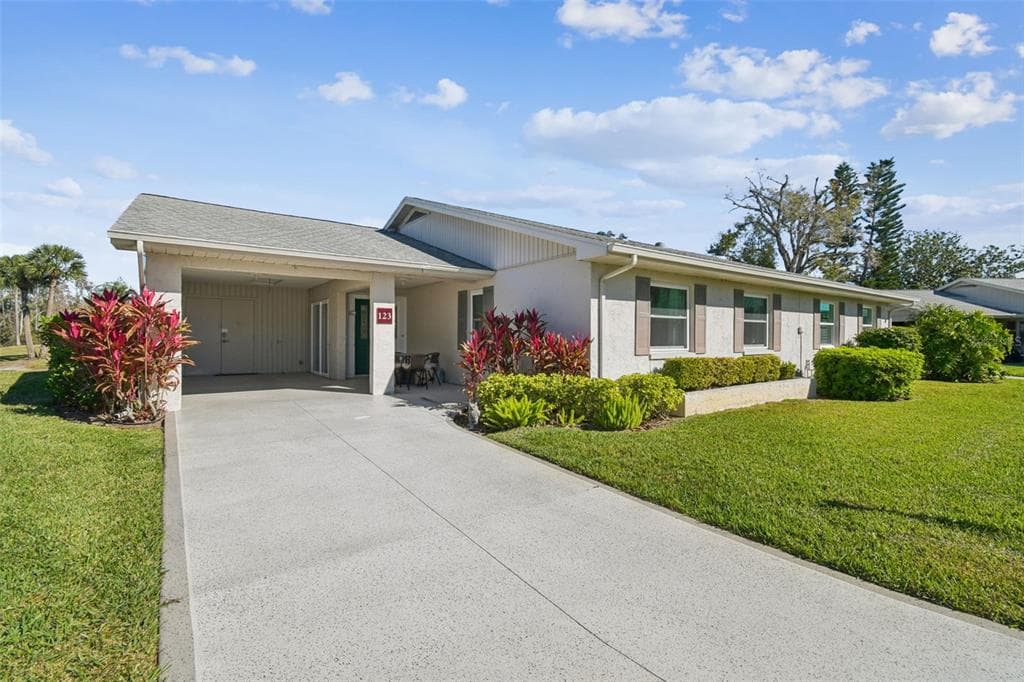 123 GLENDOWER CIRCLE SUN CITY CENTER, FL 33573