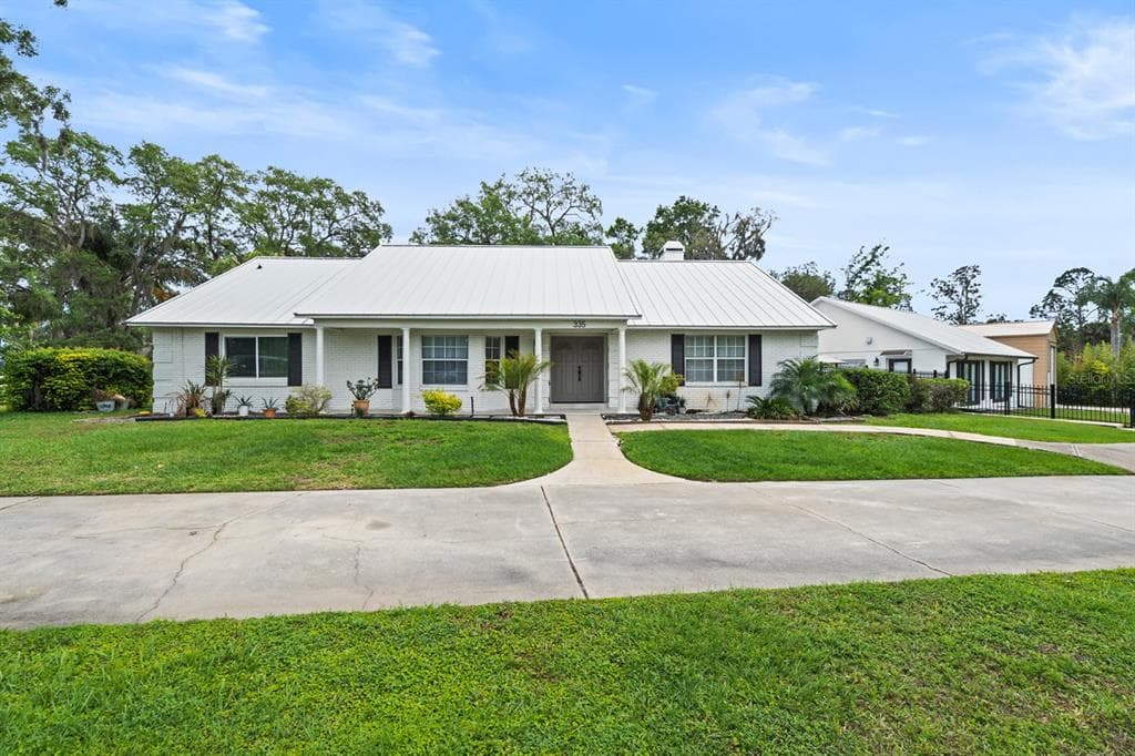 335 DEBARY AVENUE DEBARY, FL 32713
