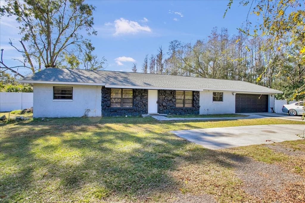 6124 LYNN ROAD