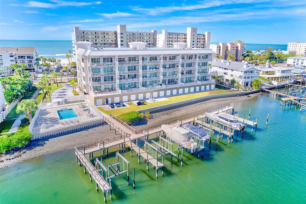 20001 GULF BOULEVARD UNIT 301 INDIAN SHORES, FL 33785