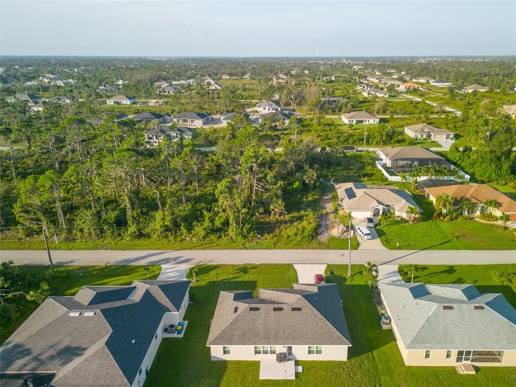 13367 YAGER LANE PORT CHARLOTTE, FL 33981