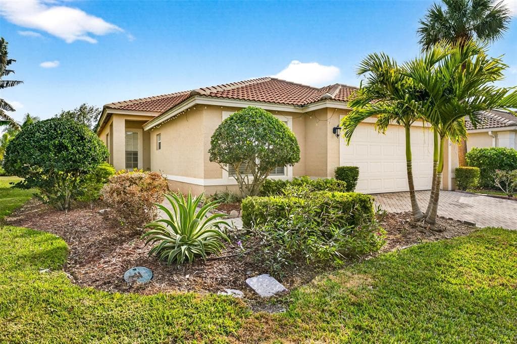 15709 CRYSTAL WATERS DRIVE WIMAUMA, FL 33598