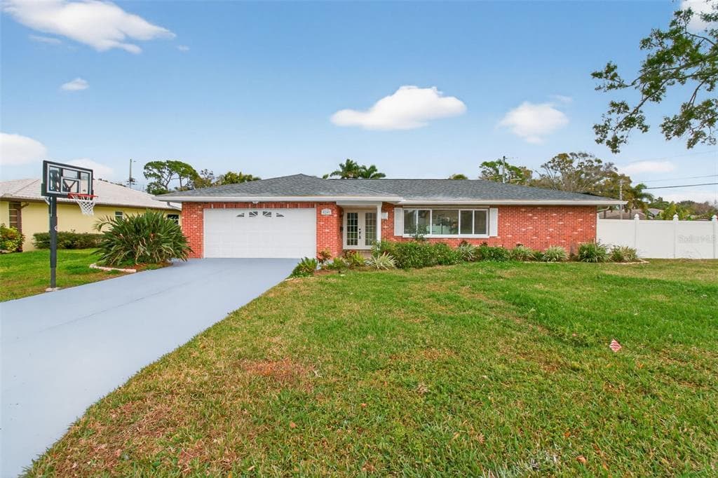 5201 DENVER STREET NE ST PETERSBURG, FL 33703