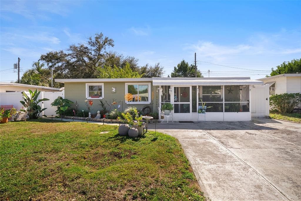 10462 116TH AVENUE LARGO, FL 33773