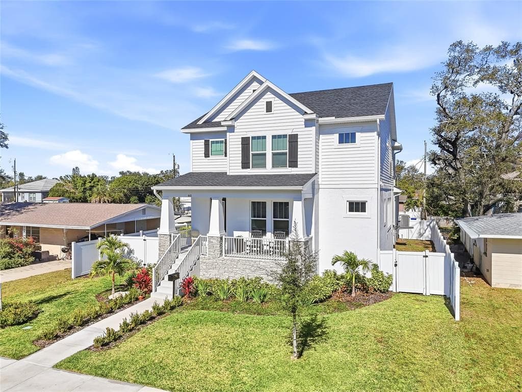 441 42ND AVENUE NE ST PETERSBURG, FL 33703