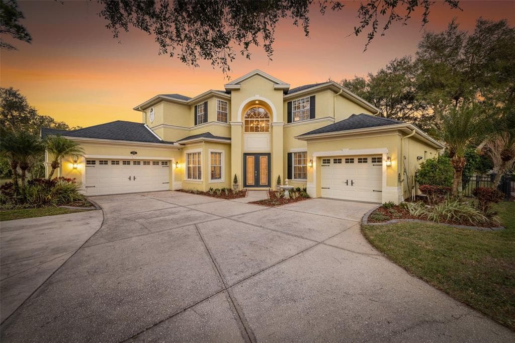 2102 CHESTNUT FOREST DRIVE TAMPA, FL 33618